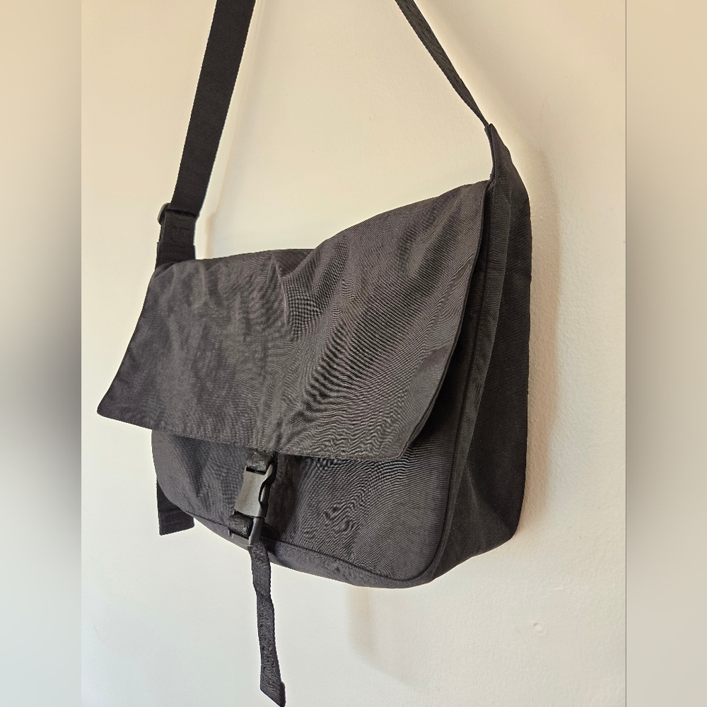 BAGGU Nylon Messenger Bag Black, Work Bag